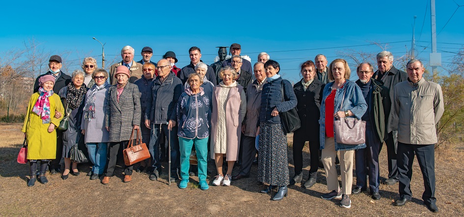 Первые работники ЧелГУ встретились с ректором Сергеем Таскаевым