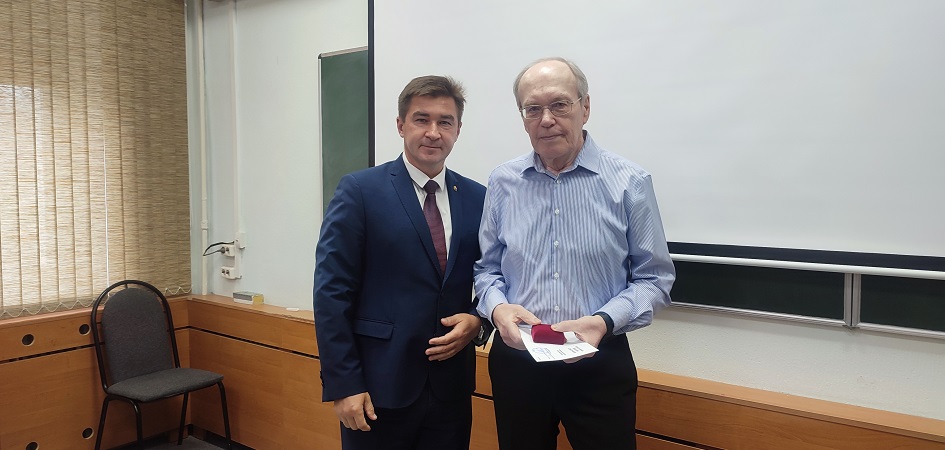 Преподаватели и студент ЧелГУ отмечены рядом наград