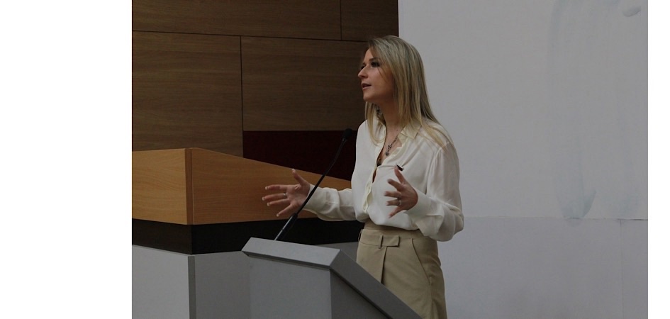 В ЧелГУ прошла встреча с правозащитницей Яной Лантратовой