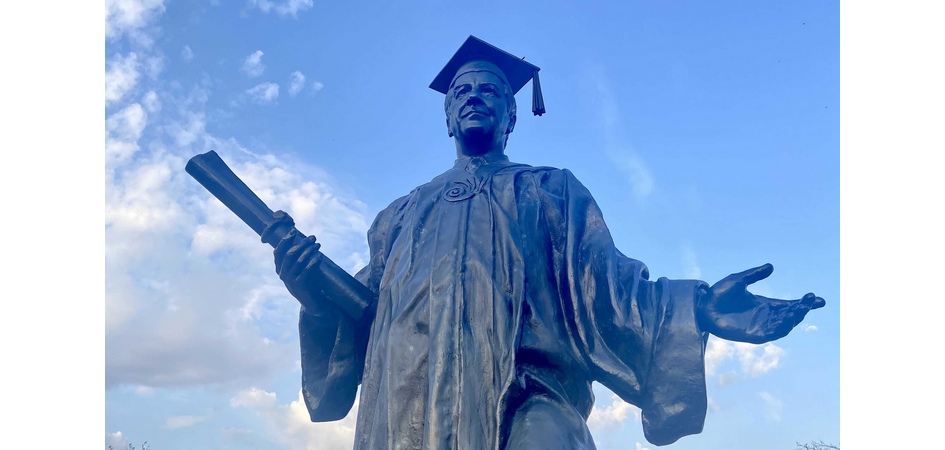 Преподаватели и сотрудники ЧелГУ получили награды