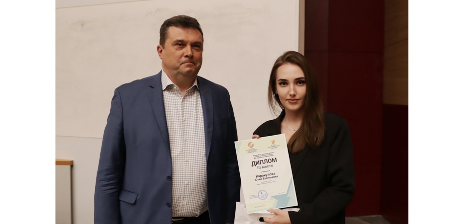 Председатель Союза журналистов России Владимир Соловьев наградил студентов журфака ЧелГУ