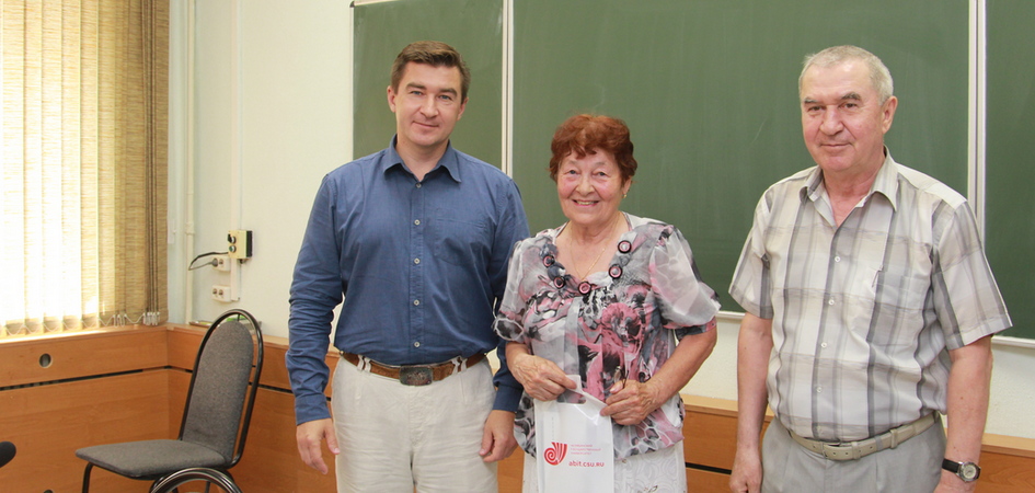 Ректор ЧелГУ наградил преподавателей и сотрудников за спортивные достижения