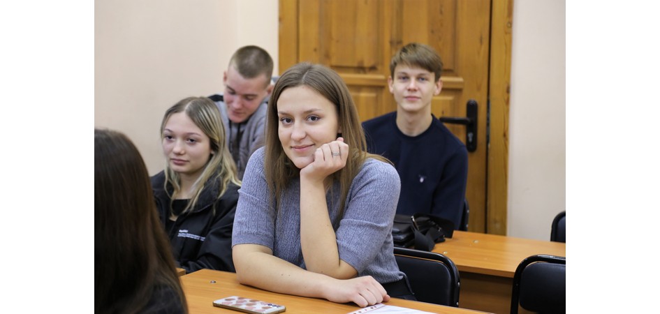 Студентов Костанайского филиала ЧелГУ познакомили с актуальными исследованиями по истории