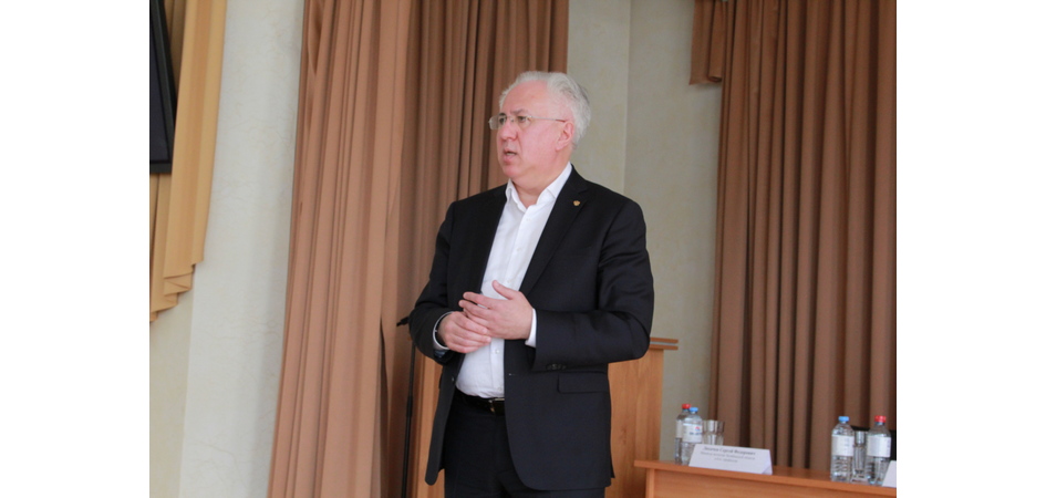 Студенты ЧелГУ узнали о трендах в сфере экологии