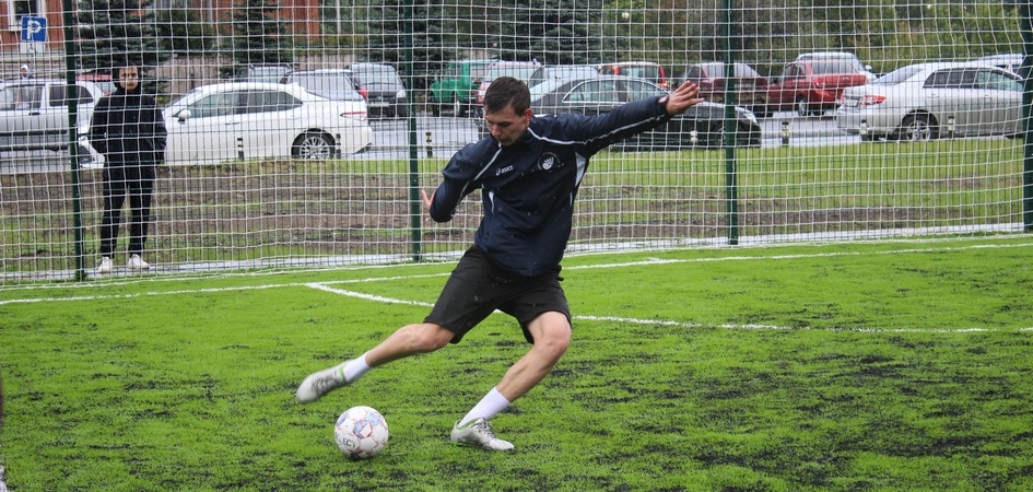 Выпускники, иностранцы и студенты сыграют в футбол на поле ЧелГУ