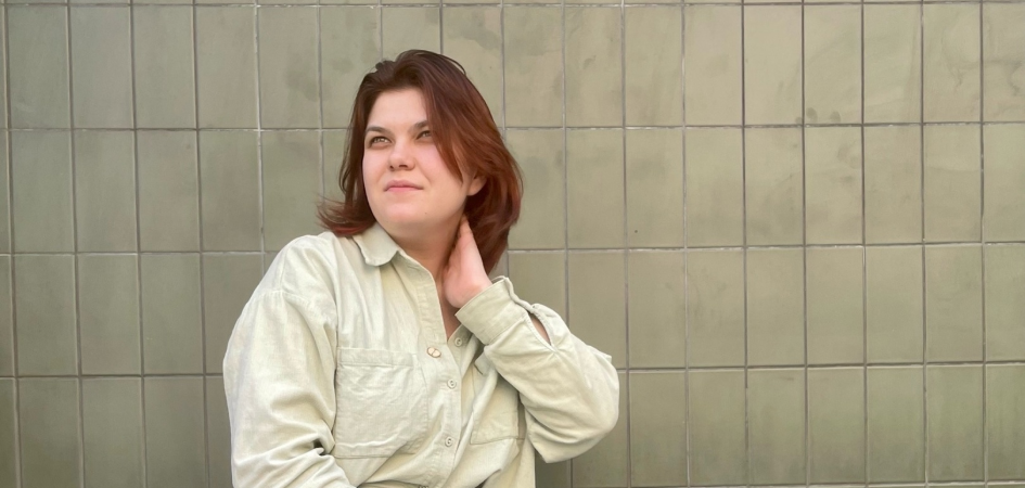 Выпускница ЧелГУ занялась благоустройством сквера в центре Челябинска