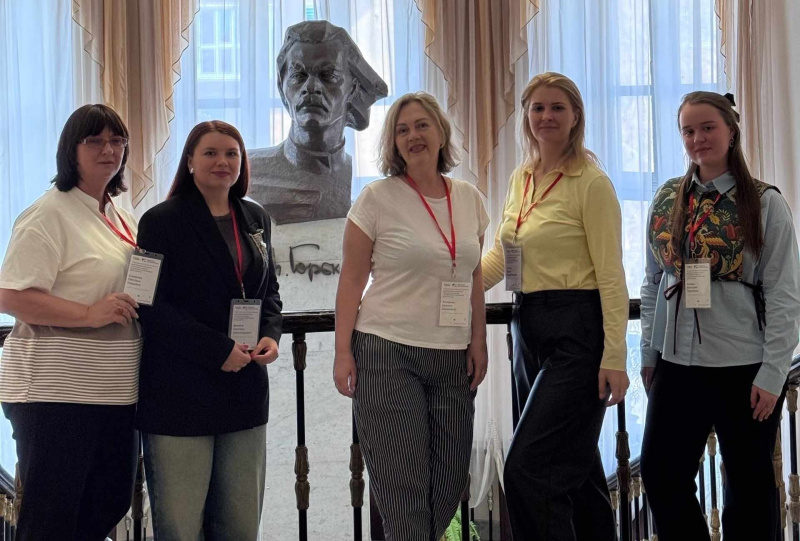 Представители ЧелГУ поздравили журфак УрФУ с 90-летием