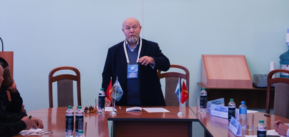 Профессор ЧелГУ Анатолий Невелев празднует юбилей