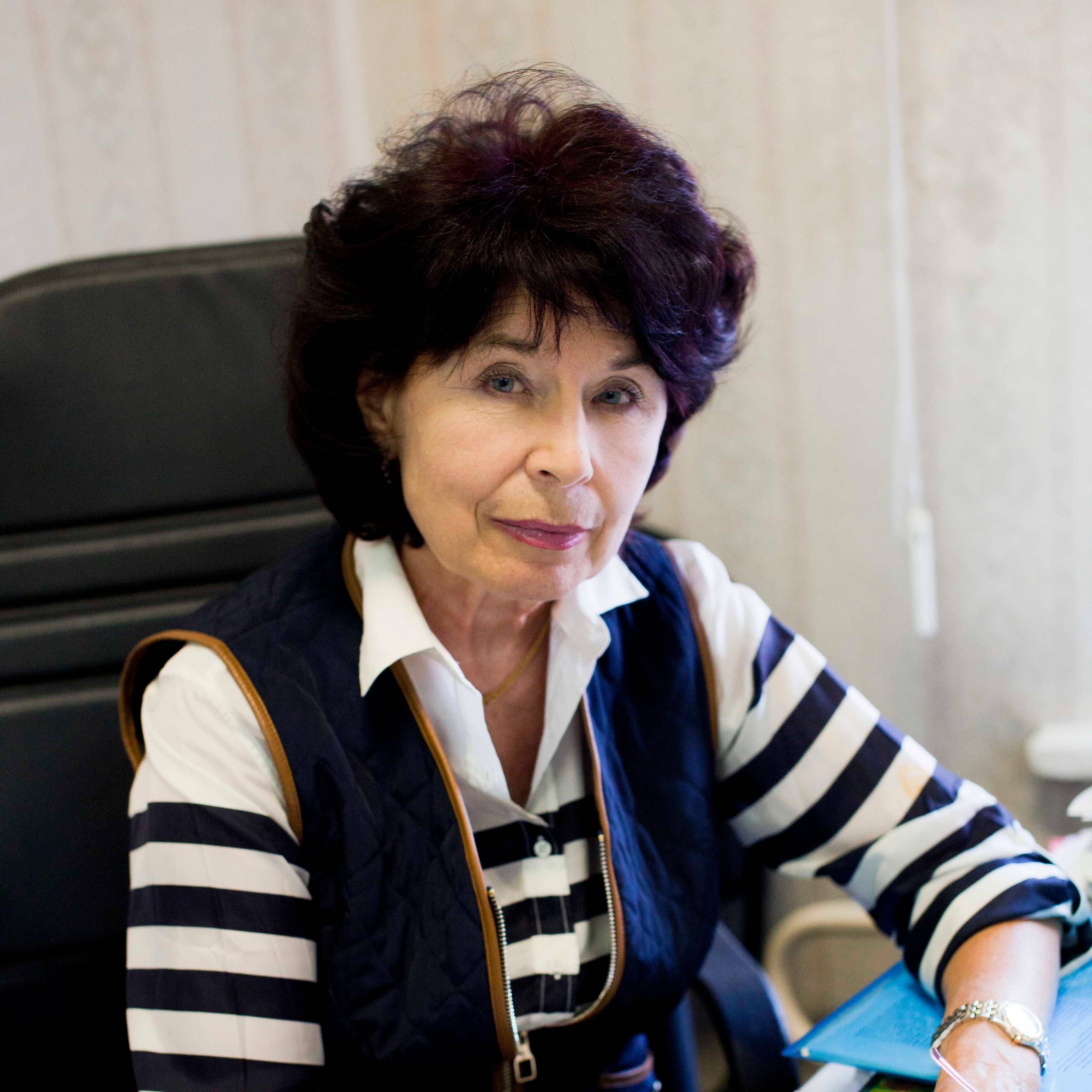 Юбилей празднует основатель биологического факультета ЧелГУ Александра Бурмистрова