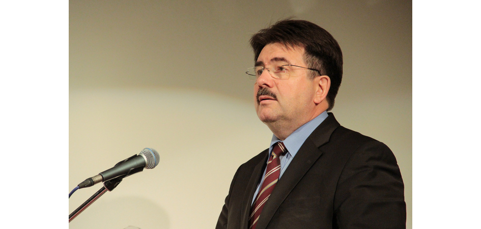 В ЧелГУ откроется арт-объект «Счастливая зачётка профессора Шумакова»