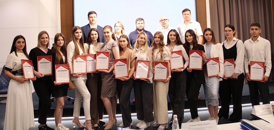 В ЧелГУ завершился третий сезон проекта «Школа ВЭД»