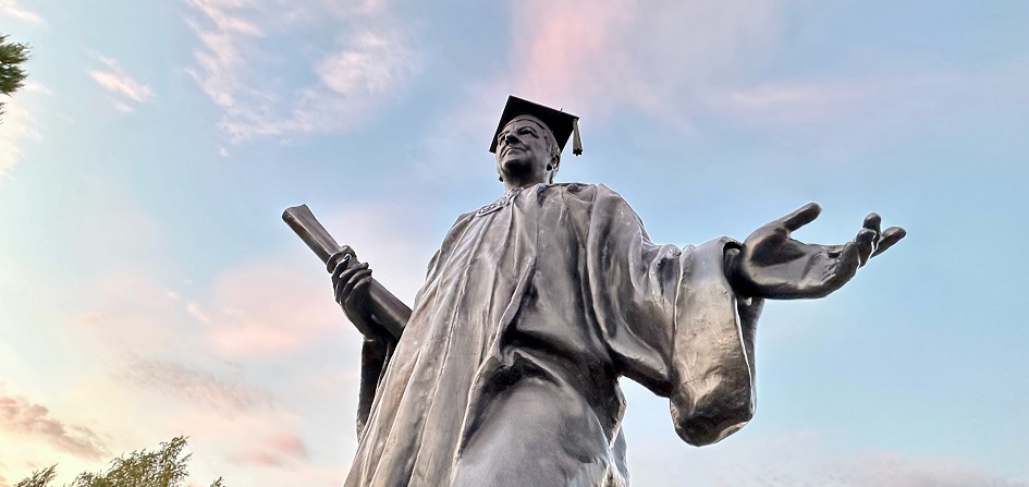 Первая защита в диссертационном совете ЧелГУ по философии была посвящена политической власти