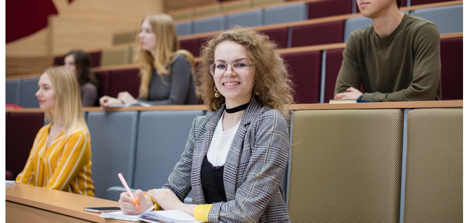 Студентка журфака ЧелГУ получила стипендию имени Андрея Вознесенского