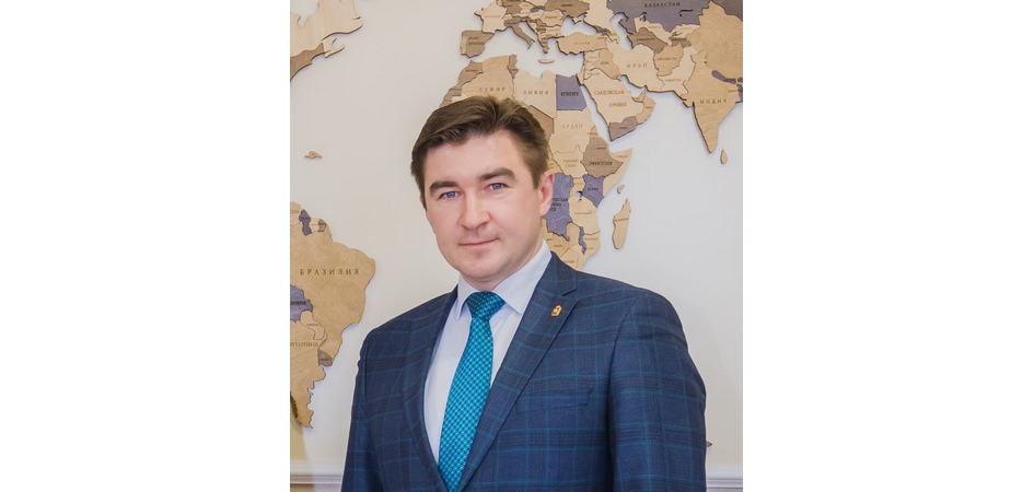 Ректор ЧелГУ Сергей Таскаев поздравляет с Днём знаний