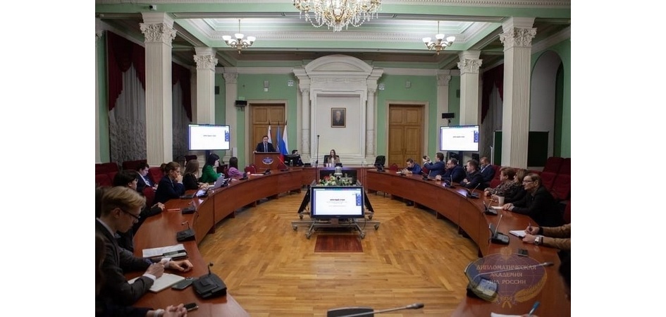 Представитель Научного сообщества обучающихся ЧелГУ выступил на круглом столе Балканского клуба