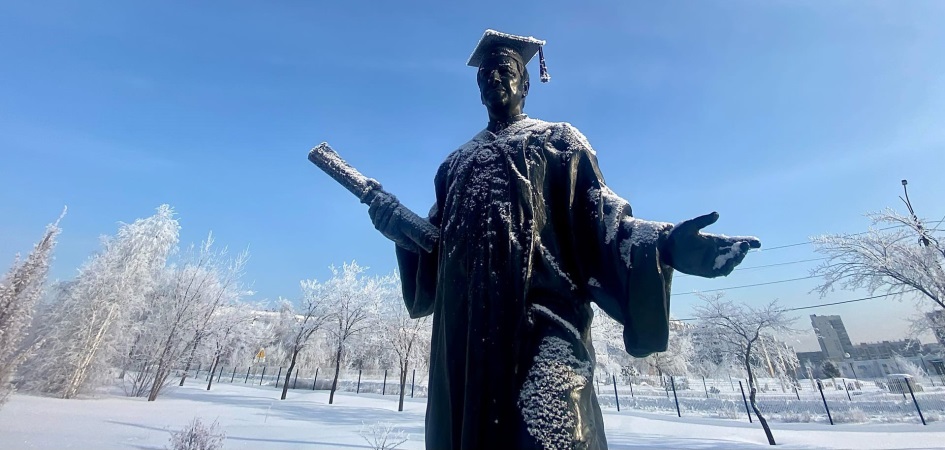 Гранты ЧелГУ получили 15 учёных вуза