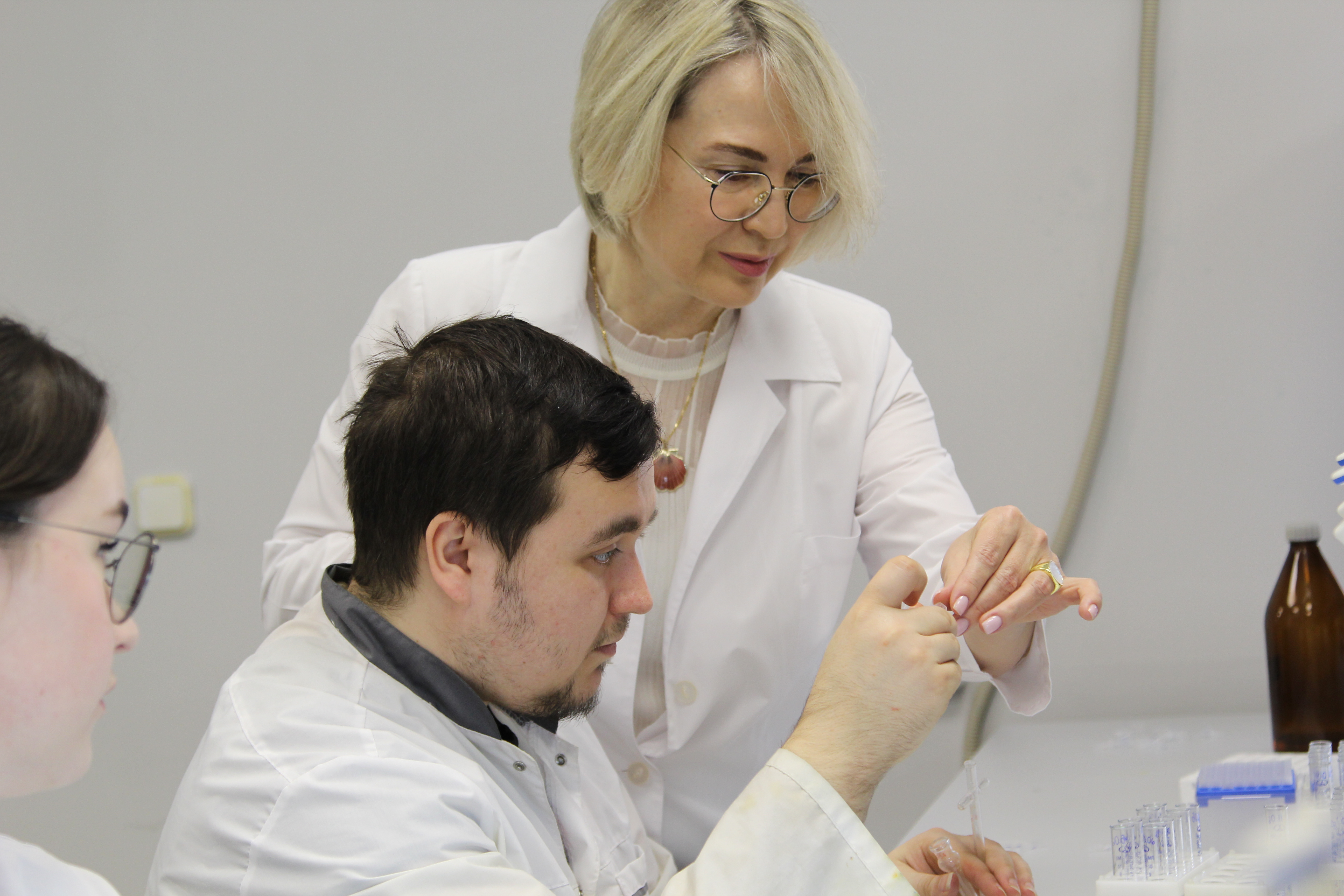 Медики ЧелГУ празднуют День врача