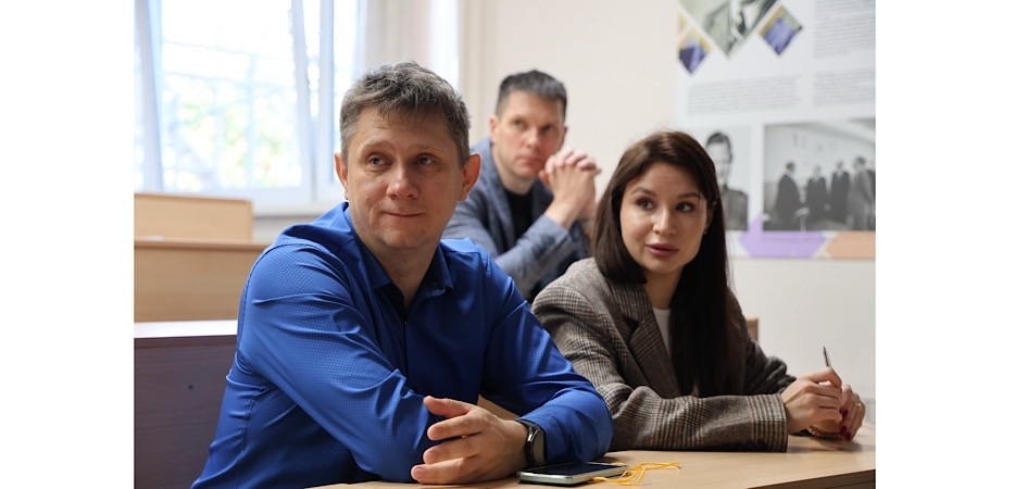 В ЧелГУ открылась Всероссийская школа-семинар «АтоМ» для молодых учёных