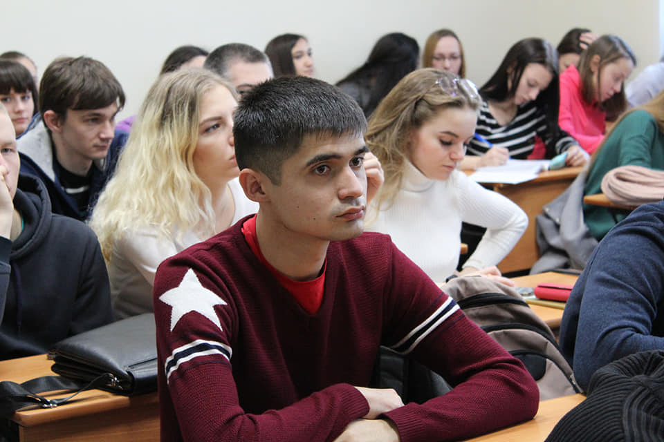 ​«Начитка без зачётки» юристам ЧелГУ: студенты поучились у известных практиков
