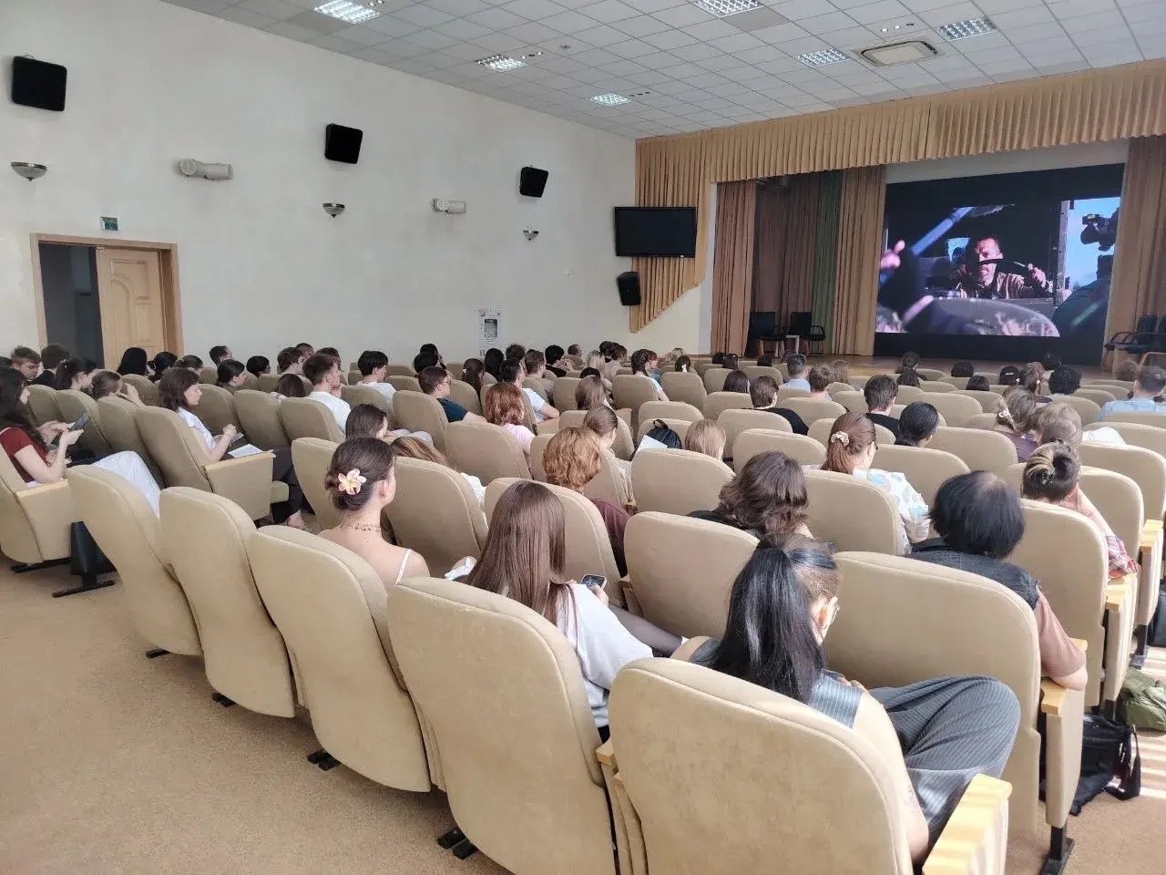 Показ фильма «Агитбригада. Серая зона» 