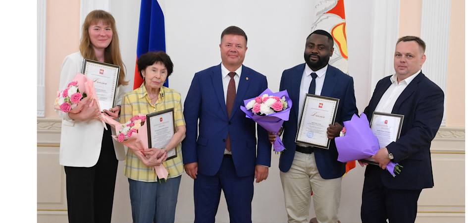 Учёные ЧелГУ отмечены премией «Научный тандем»