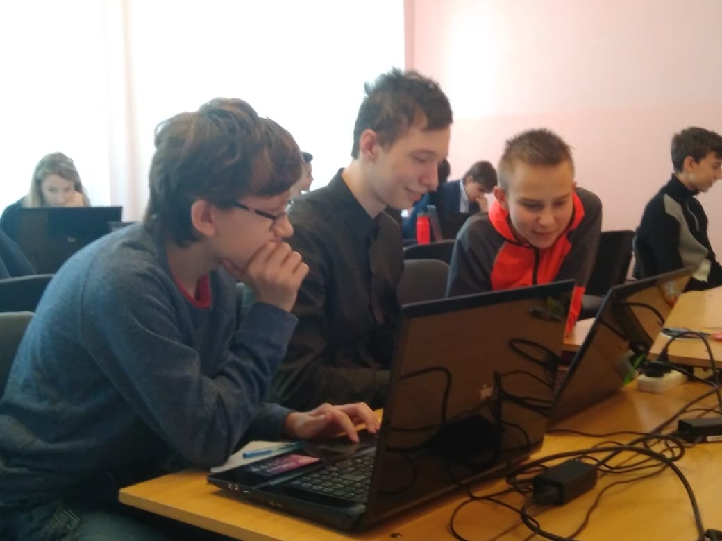 Преподаватели ЧелГУ провели первые занятия с одарёнными школьниками Саткинского района