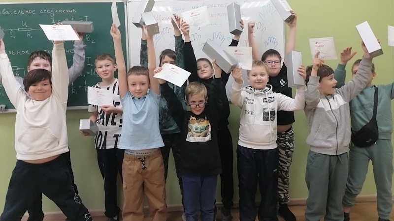 Детский университет ЧелГУ расскажет об электротехнике и космосе