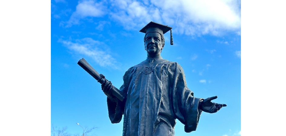 Физики из Махачкалы, Тюмени и Екатеринбурга защитили диссертации в ЧелГУ