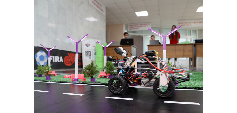 ЧелГУ принял международный чемпионат по робототехнике