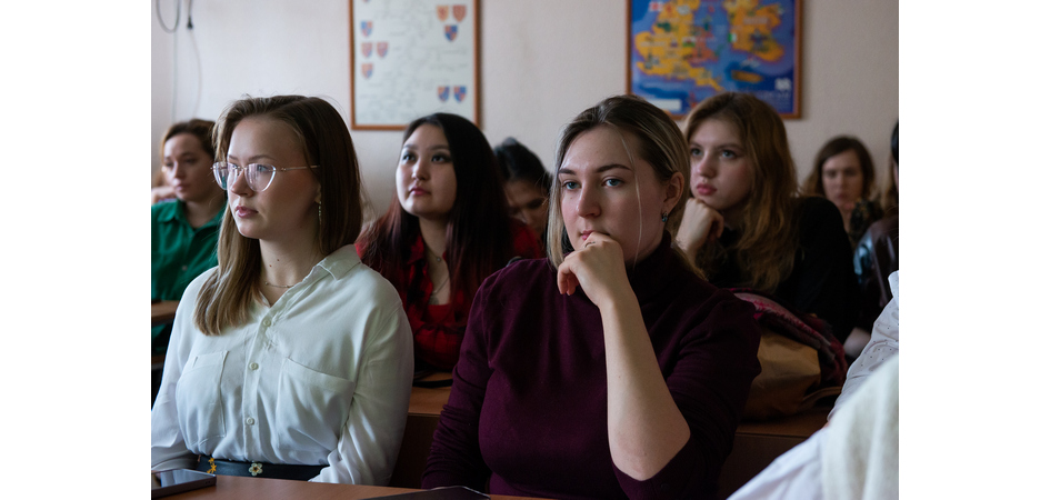 Поступающие в магистратуру факультета лингвистики и перевода ЧелГУ посетят «важные встречи»