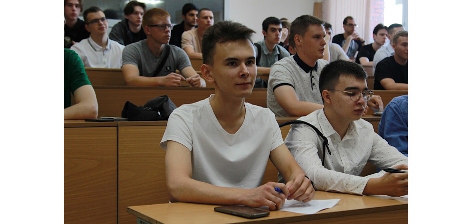 Студенты ЧелГУ начинают обучение по военно-учётным специальностям