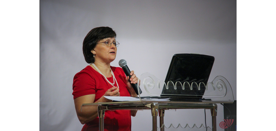 Юбилей отмечает известный лингвист, профессор ЧелГУ Елена Голованова