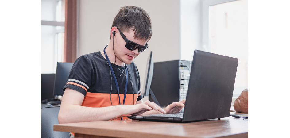 Студентов ЧелГУ с нарушениями зрения приглашают на конкурс литературных работ